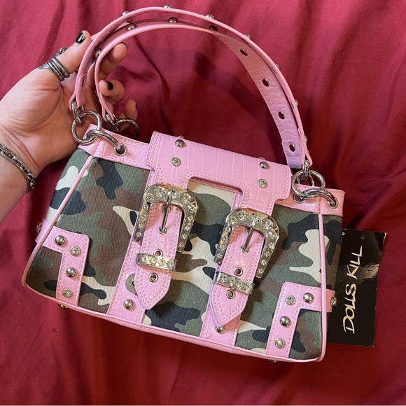 Current Mood x Dolls Kill - LOCKED AND LOADED SHOULDER BAG - Picture 1 of 9